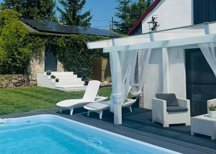 Domek Wakacyjny Z Podgrzewanym Basenem I Jacuzzi Pod Gwiazdami, Studnica, Insko, 