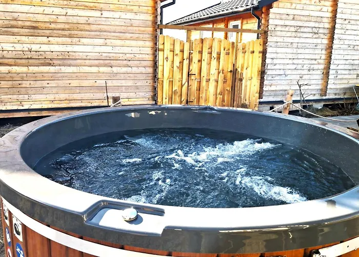 Miodowe Lato Domki Nad Morzem Z Jacuzzi - Balia Z Hydromasazem I Basen Będzino képek