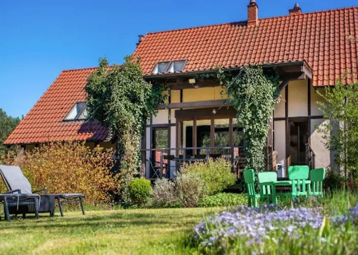 Large, Comfortable Holiday Home With A Garden Zatom foto